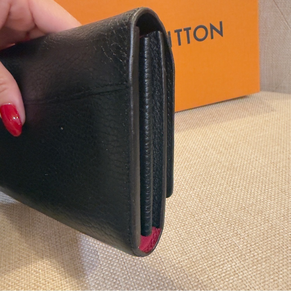 LOUIS VUITTON Capucines Taurillon Black Pink Leather Gold LV Buckle Large Wallet - Picture 8 of 16